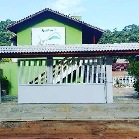 Montanhas Bem Te VI Hotel Карагуататуба Екстериор снимка