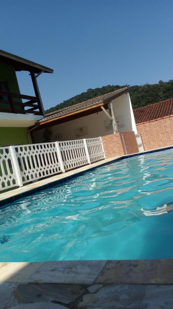 Montanhas Bem Te VI Hotel Карагуататуба Екстериор снимка